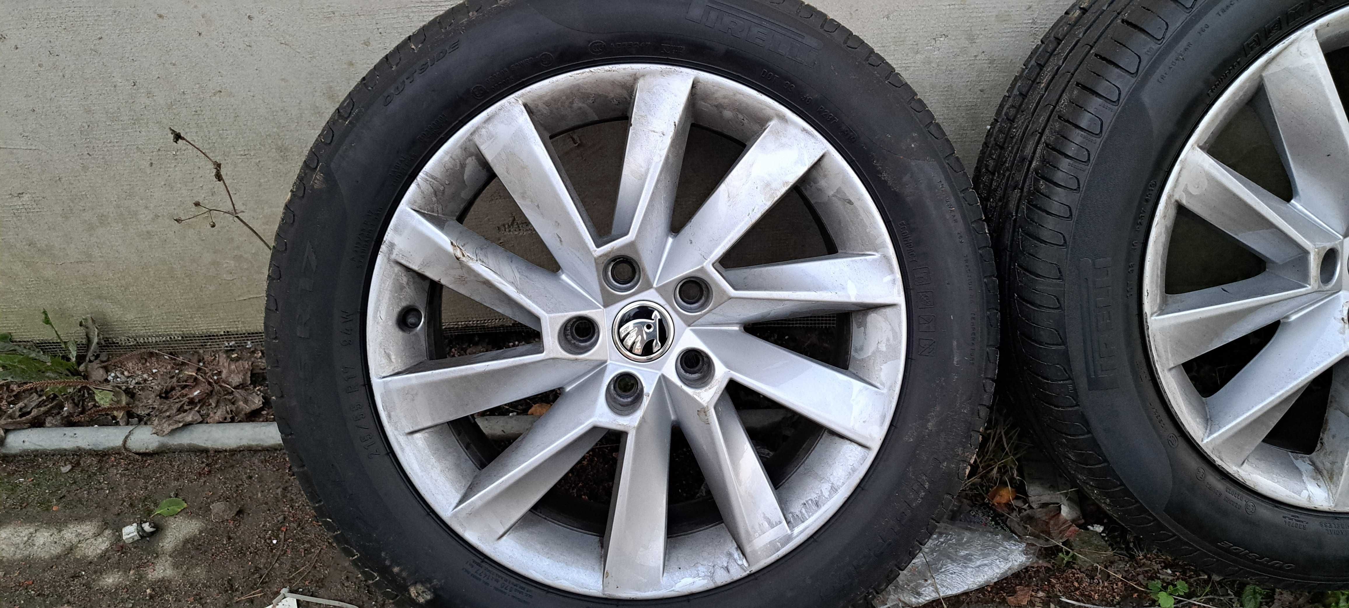 4x koła ALUMINIOWE 17 CALI z oponami zimowymi 215/55R17 SKODA ET40