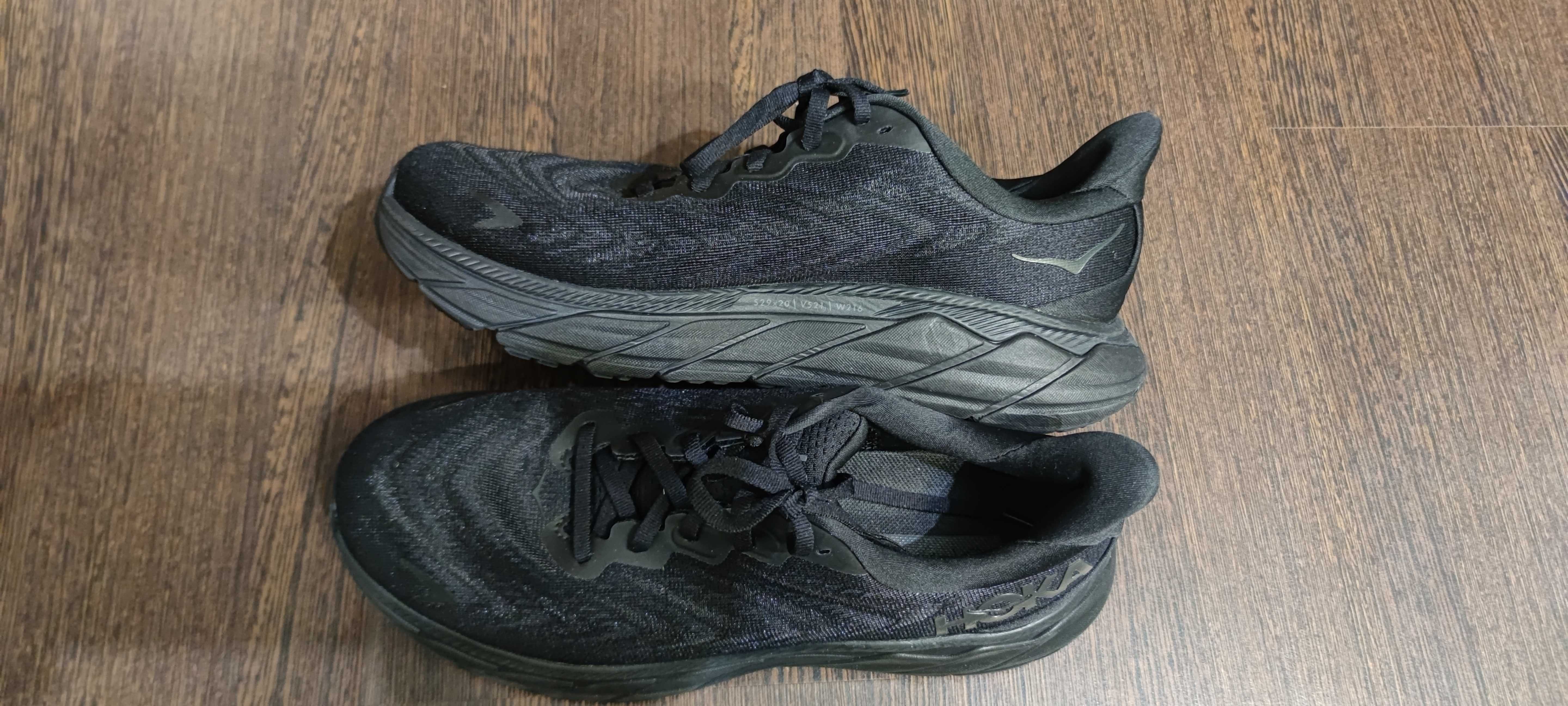Кросівки hoka one one arahi 6.    Р 40    25см