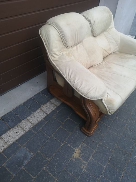 Sofa dwuosobowa że skóry
