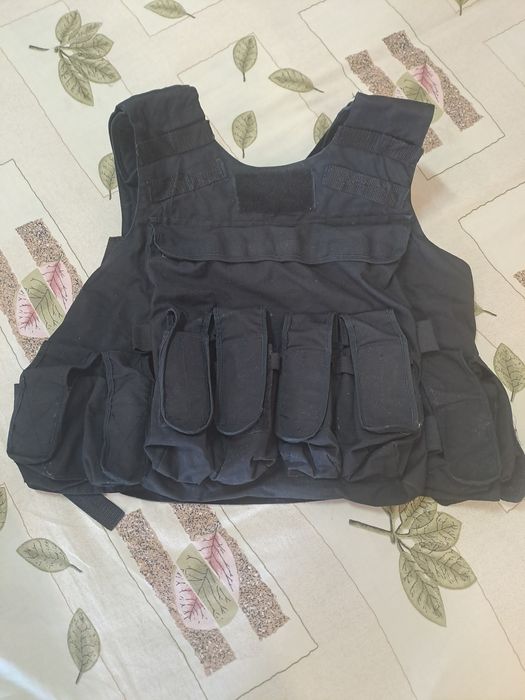 Плитоноска чорна