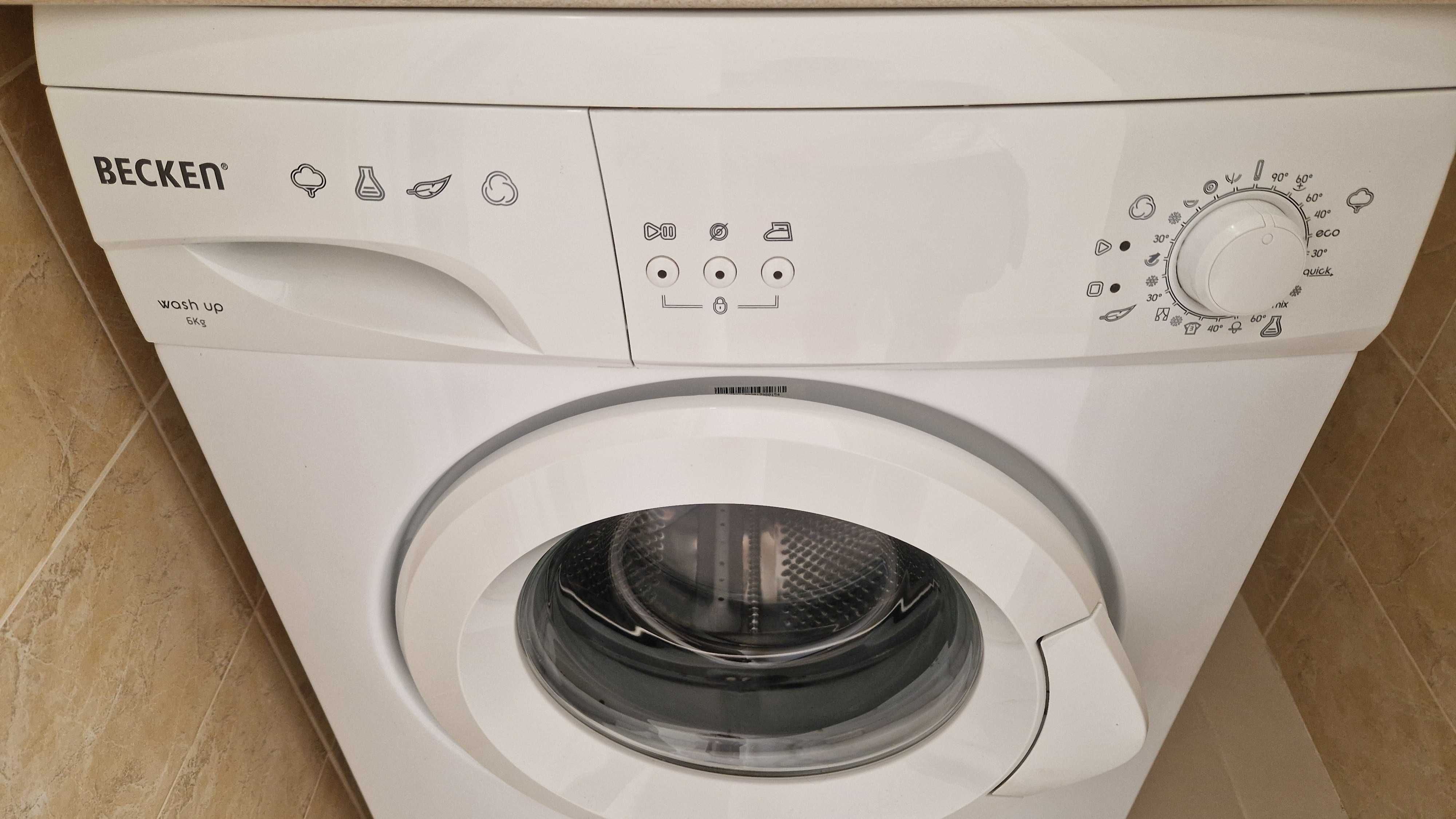 Máquina de Lavar Roupa Becken, 6Kg