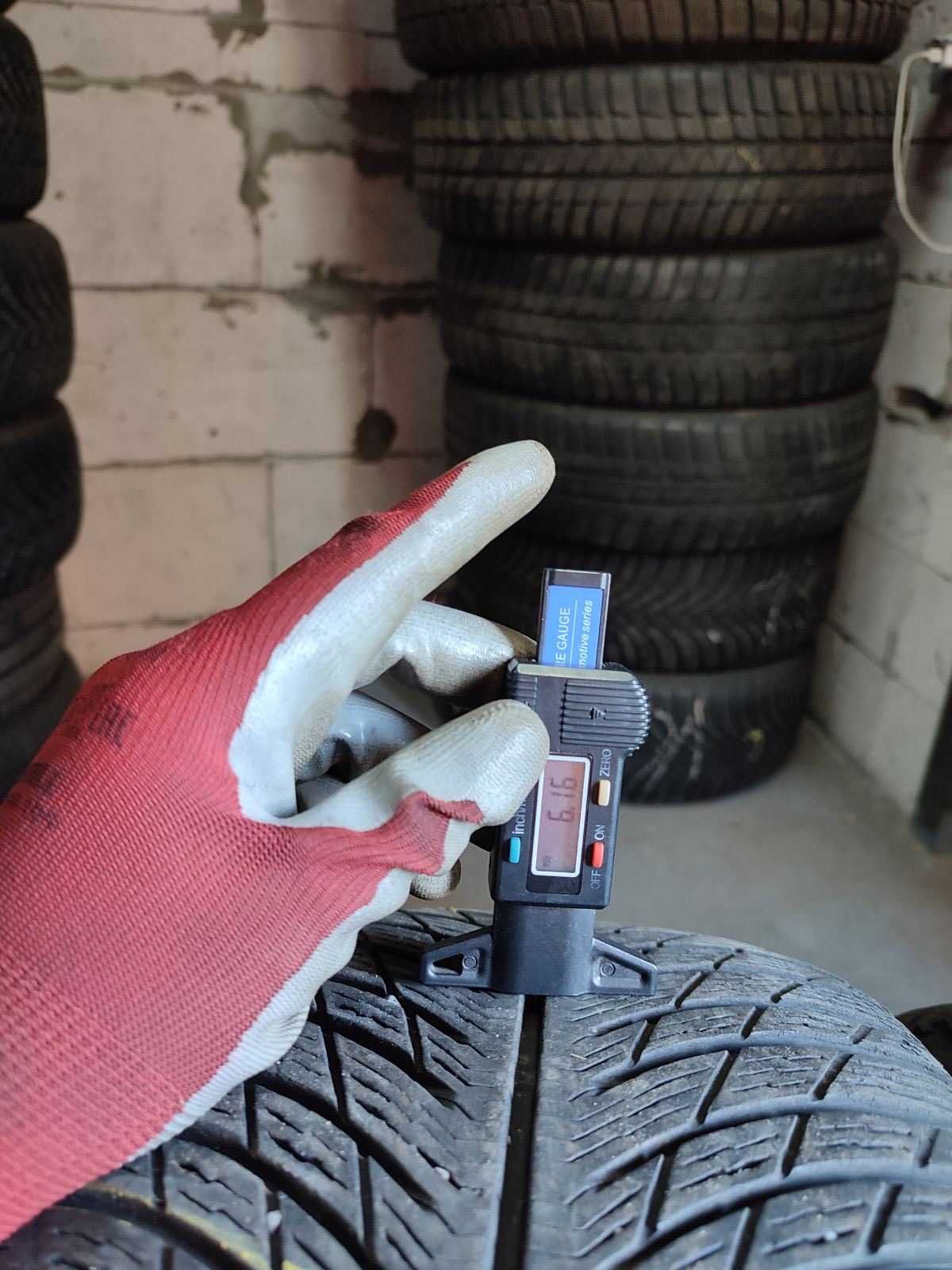 235 55 18 Michelin Pilot Alpin 5 SUV шини зима
