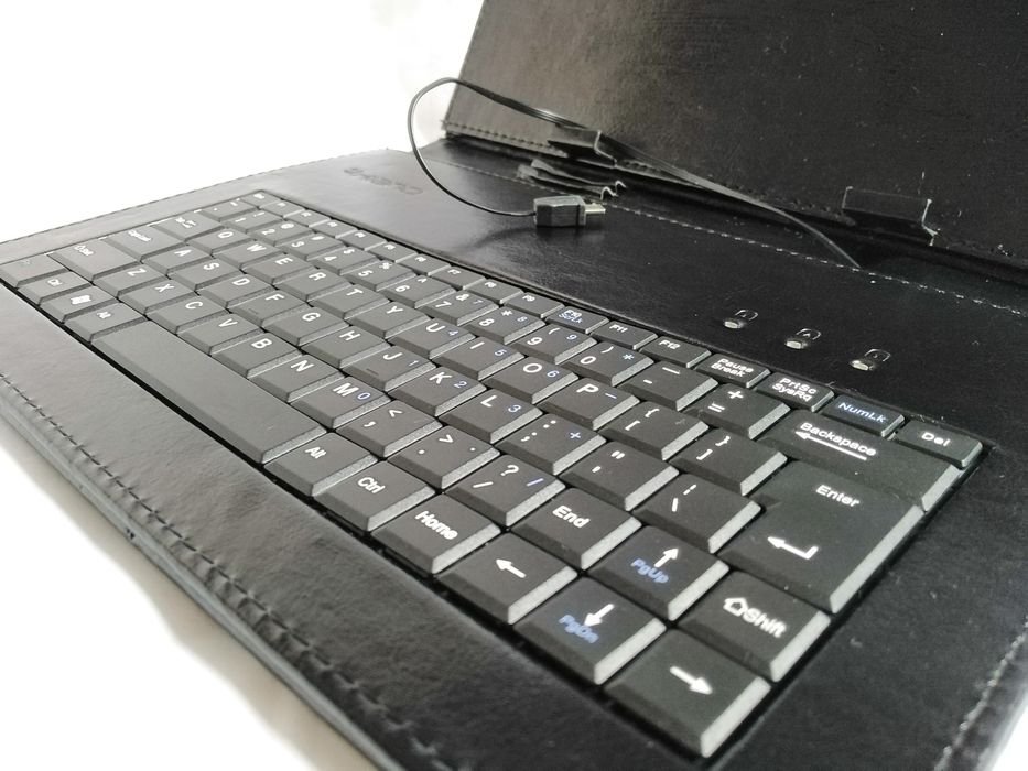 Etui z klawiaturą tablet 10 cali