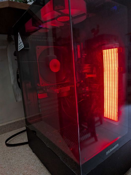 Vendo este pc com frontal e lateral em acrílico nova