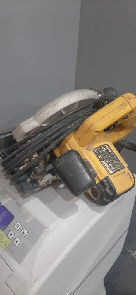Pilarka tarczowa DeWalt DWE550