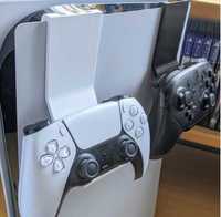 Nowoczesny wieszak na pada PS5 - bezpieczne przechowywanie kontrolera
