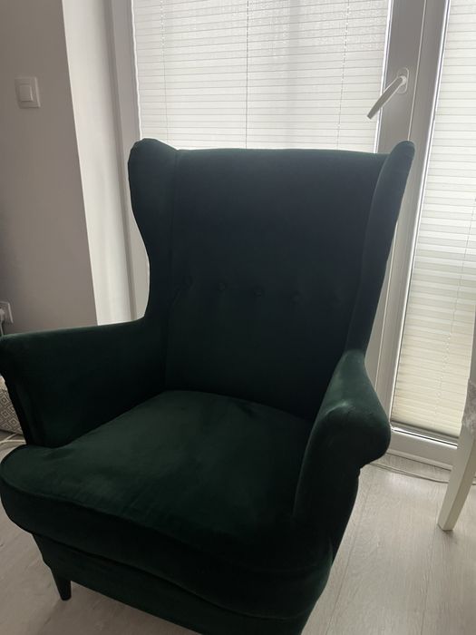 Ciemnozielony fotel uszak Ikea STRANDMON