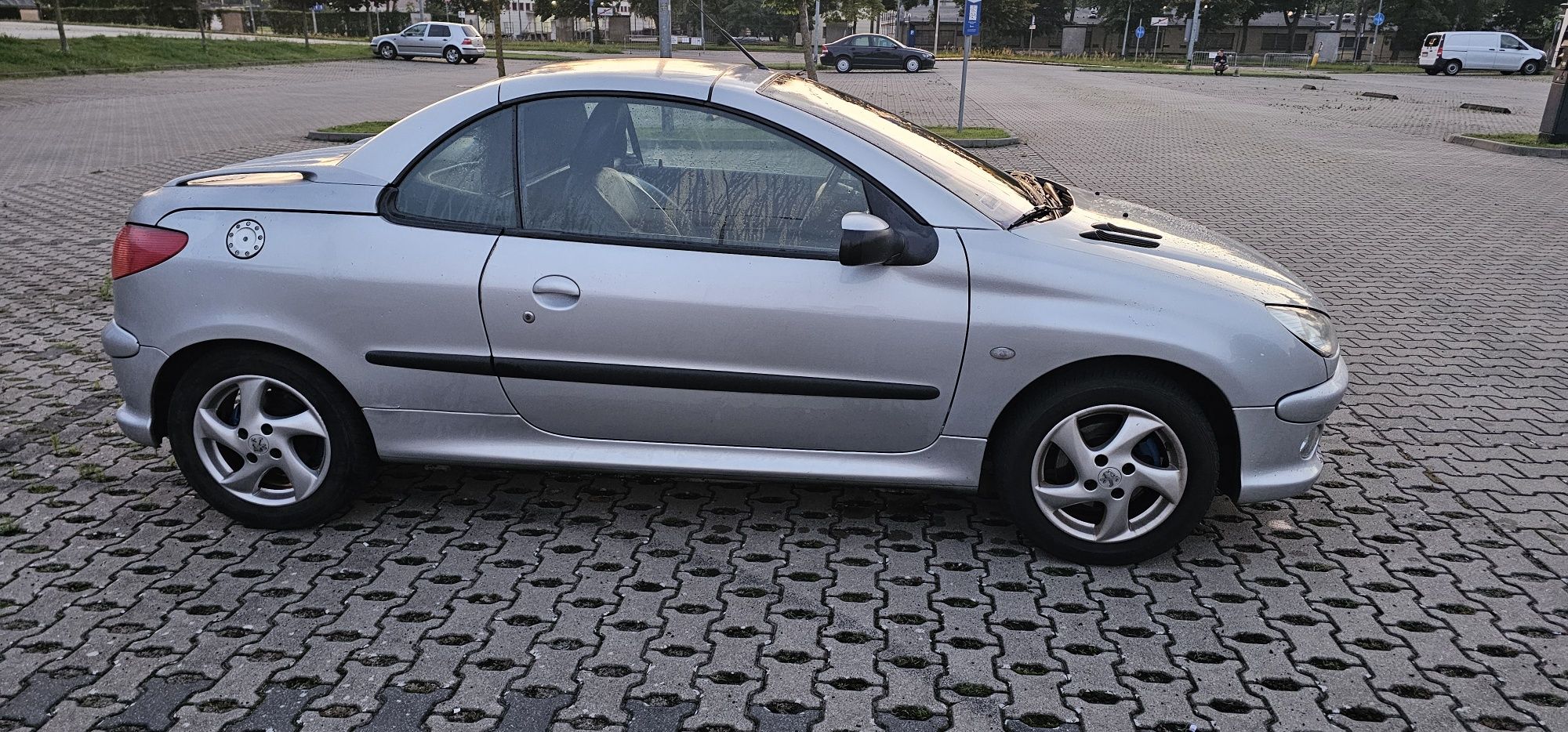 Peugeot 206 CC 2.0 klima, skóra,  alufelgi,  czujnik deszczu, zmierzch