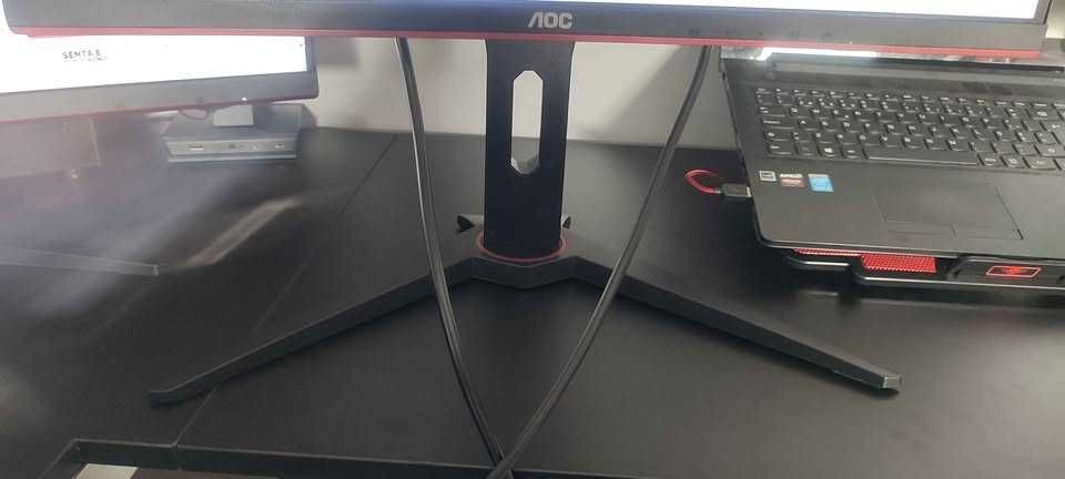 monitor aoc curvo 24polgadas 144hz aparece uns riscos na horizontal