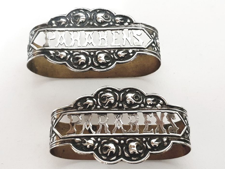 Par de lindas argolas de guardanapos "Parabéns" em prata portuguesa