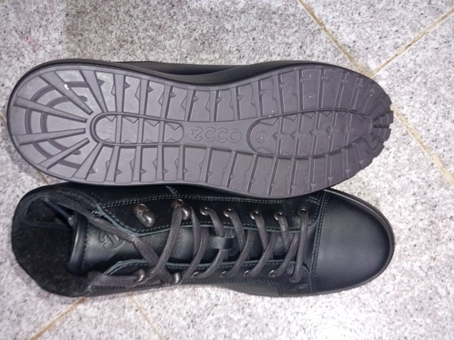 Оригінал 44,45,46 ботинки зима Ecco  утеплені
44 -29 см поглиблення,з