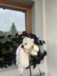 Kremowy hobby horse ze sprzętem
