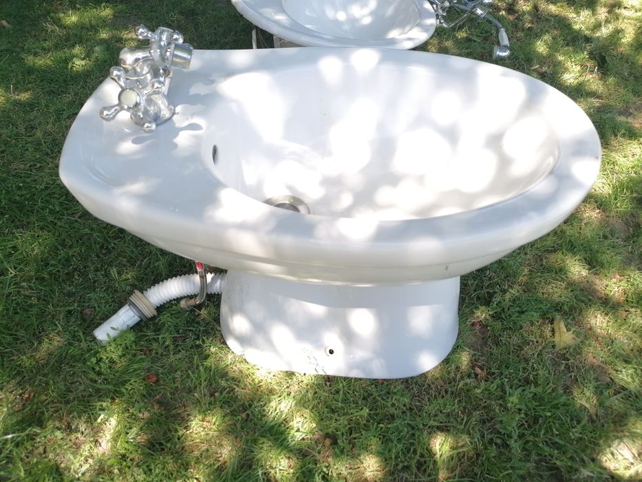 Bidet cersanit wraz z baterią