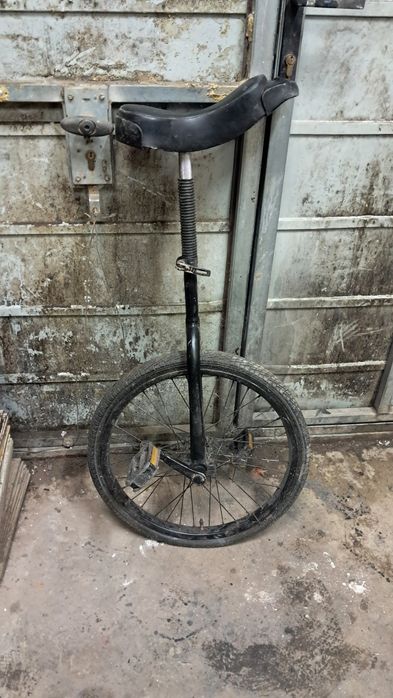 Monocykl jednokolowiec