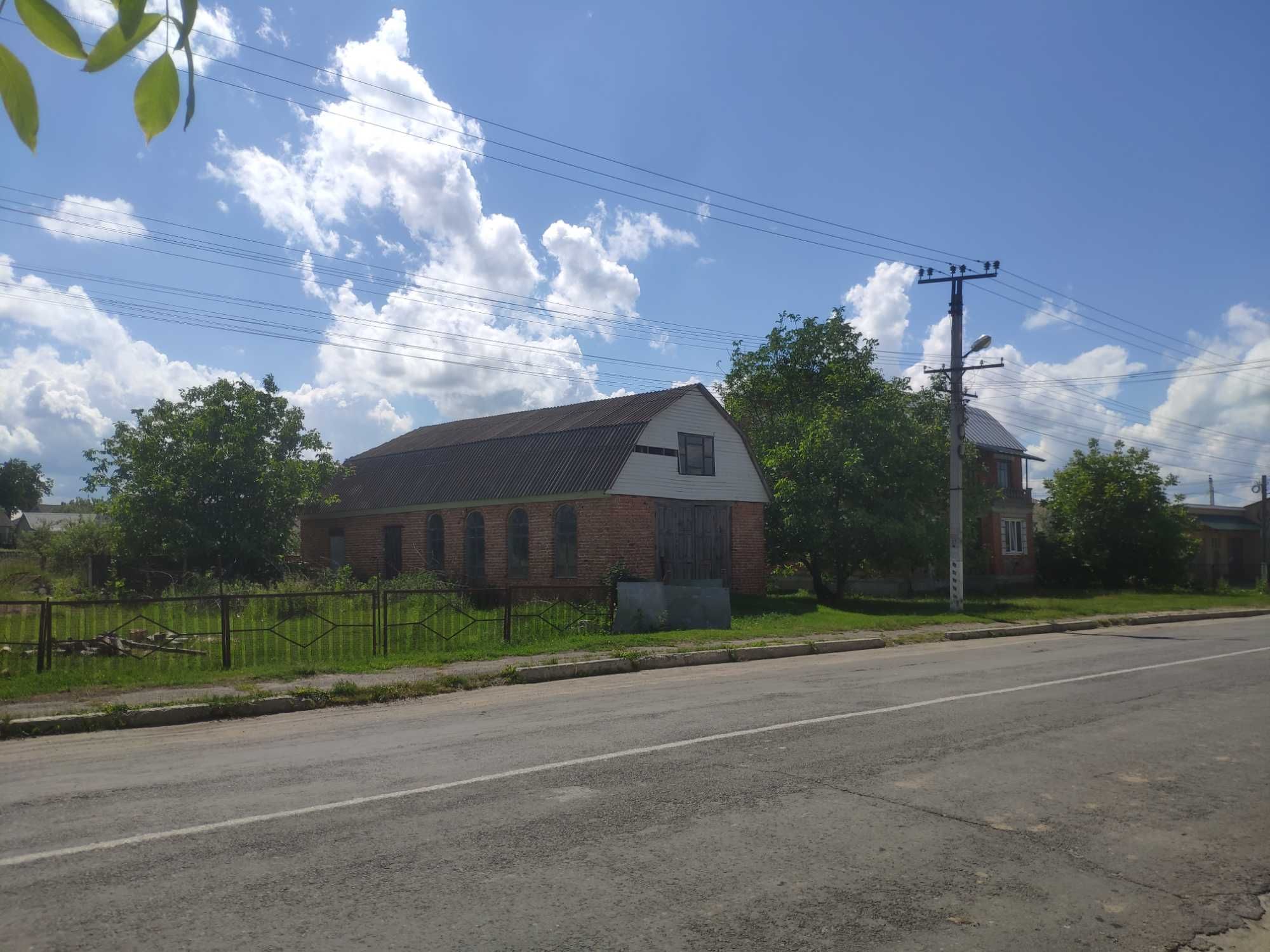 Продається 2х поверховий будинок