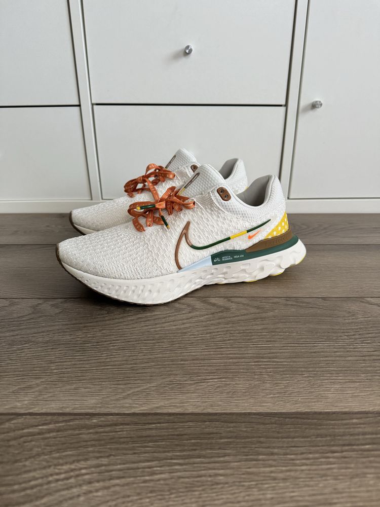 Кррсівки Nike Infinity Run 3 х Hola Lou оригінал DO9496-001 42,5р us9