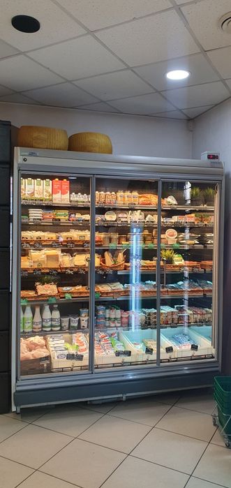 Обладнання торгове холодильне,прилавок,вітрина,холодильник,регал,стіл.