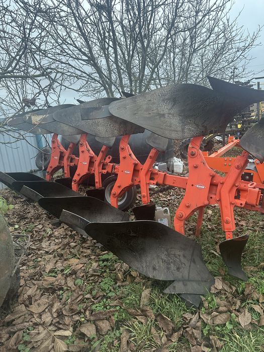 Продам плуг КИHN