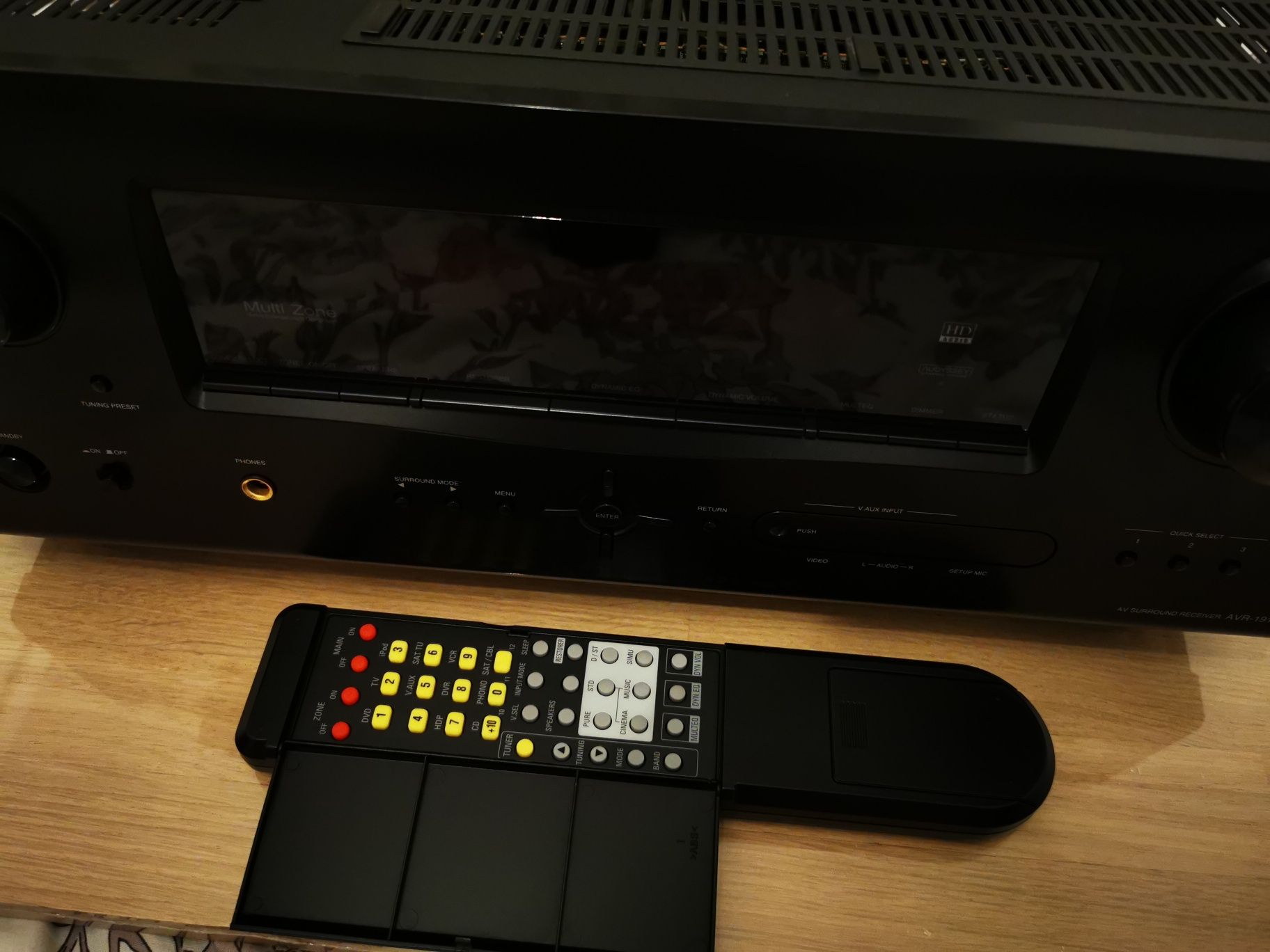 Zadbany Amplituner DENON AVR-1910 7.1 HDMI Dolby TRUE HD
