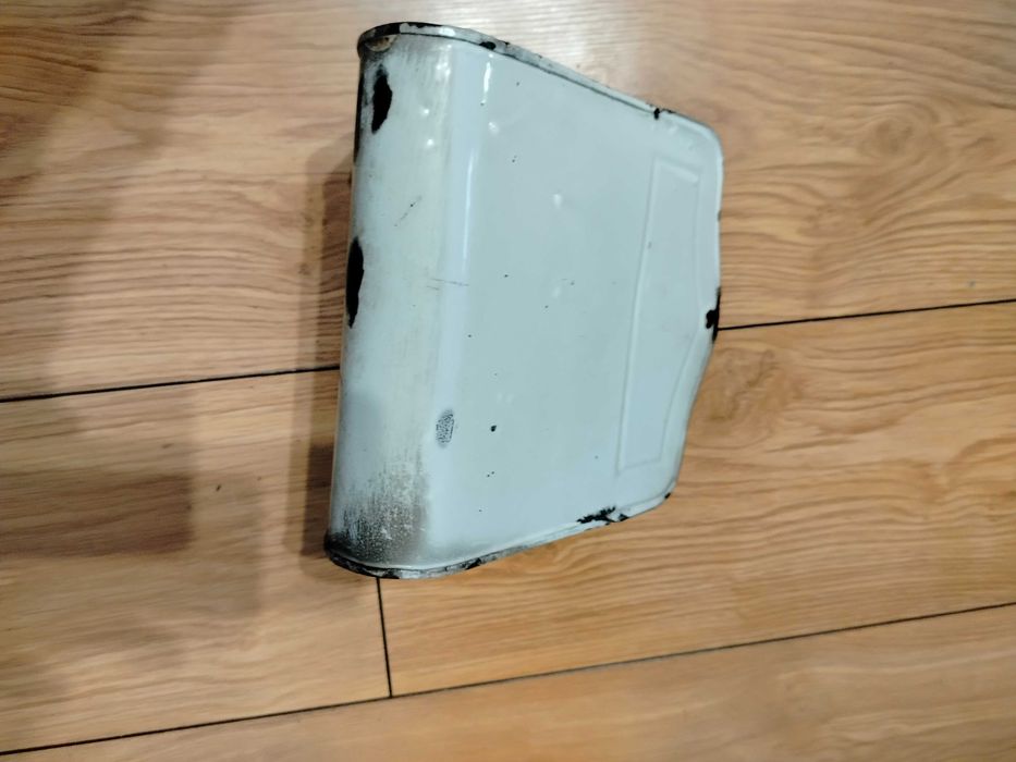 Przedwojenny emaliowany pojemnik na cebulę