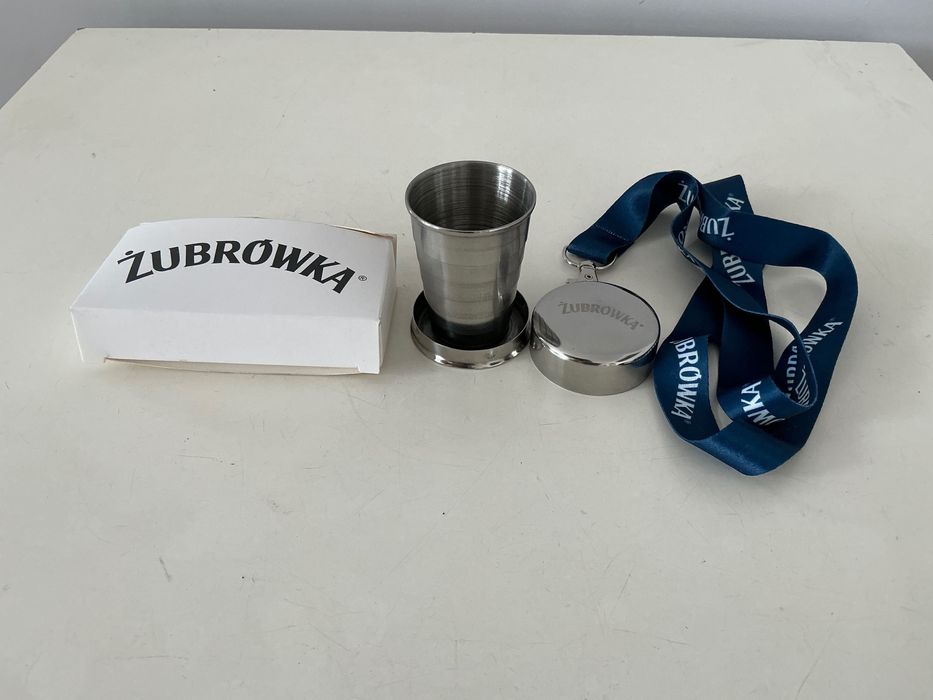 Kieliszek metalowy turystyczny na smyczy