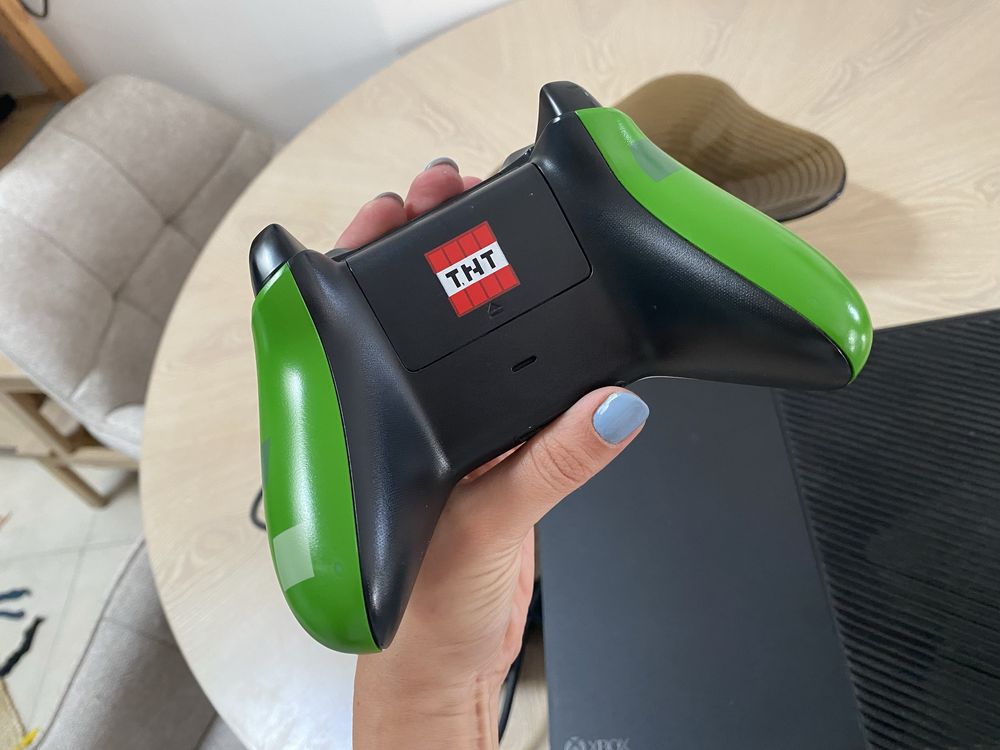 Xbox One – Muito Bom Estado + Comando Minecraft
