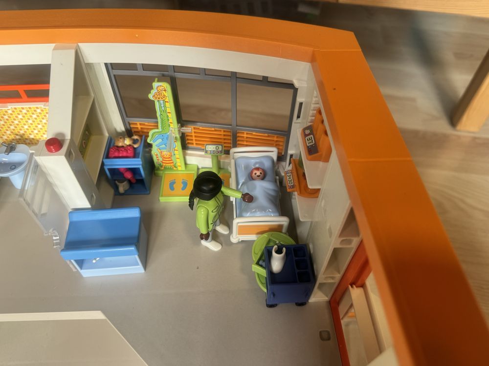 Playmobil szpital plus dodatki GRATIS