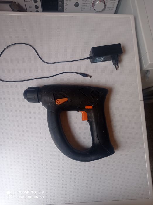 Акумуляторна дриль перфоратор