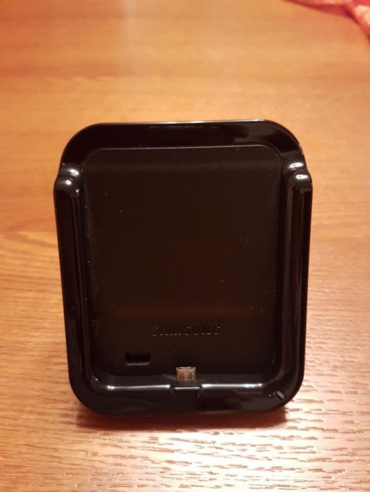 Samsung Galaxy SII Desktop Dock: carregador, coluna, speaker line out