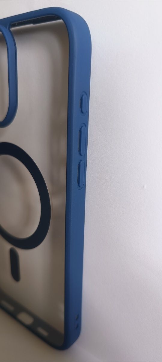 Etui/case klasyczne i niebieskie z magsafe na iPhone'a 16 pro max