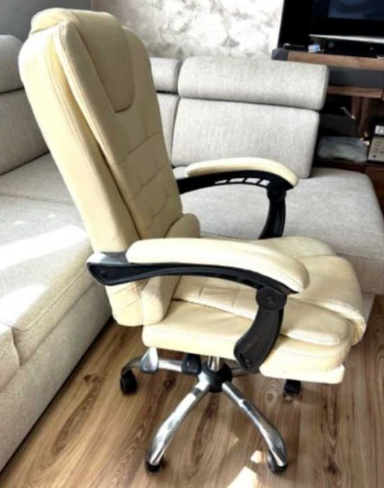 Комп'ютерне офісне крісло