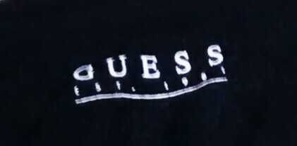 Sprzedam t-shirt damski Guess