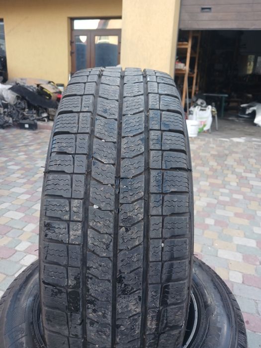 Резина 215 65 16c