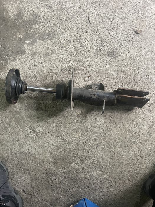 Трава стійка бмв х5 Е53