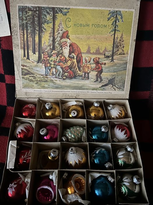 Вінтажні іграшки на ялинку