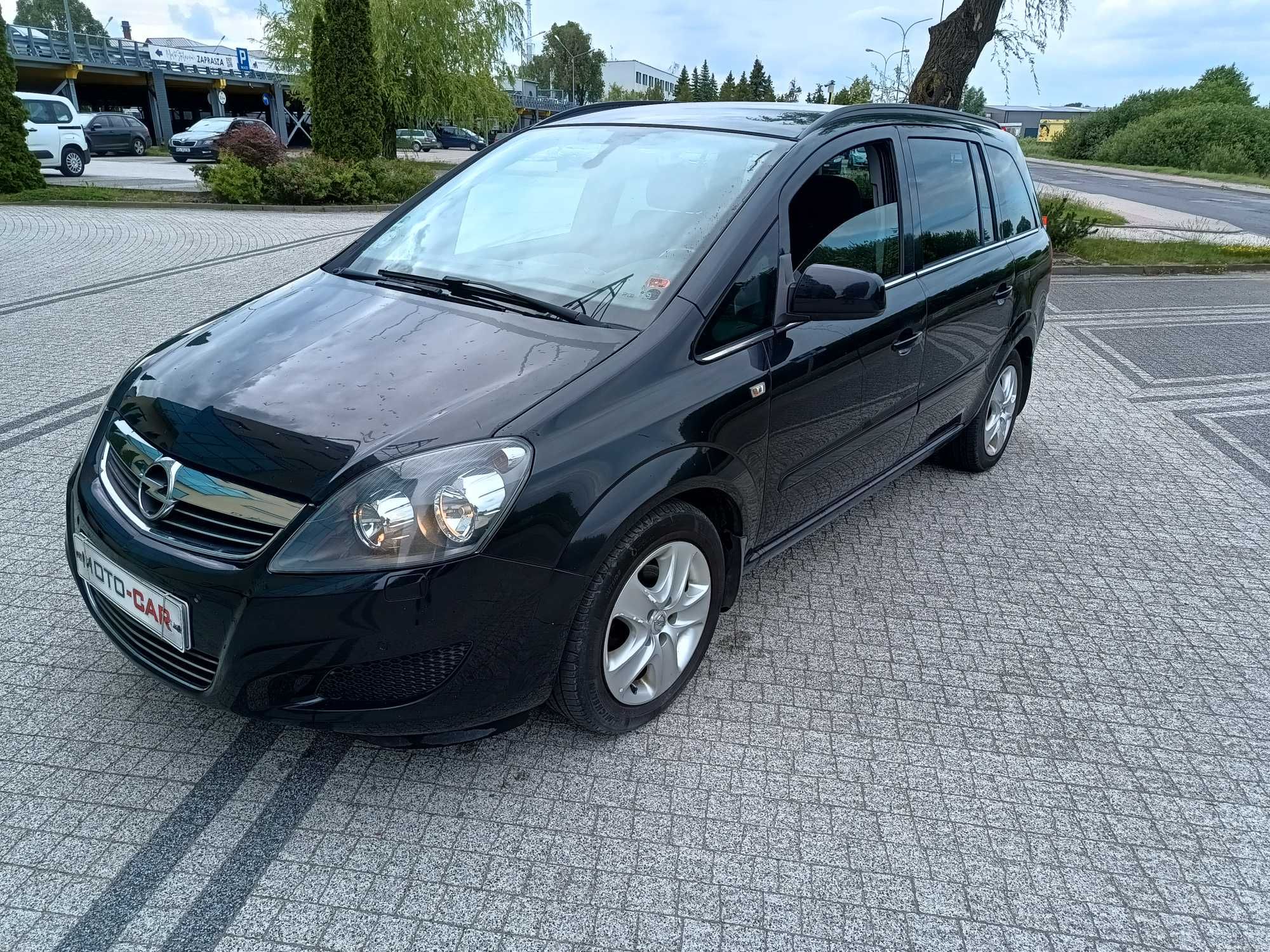 1,8Benzyna 140 km KLIMA 7-OSÓB Parktronic POLECAM