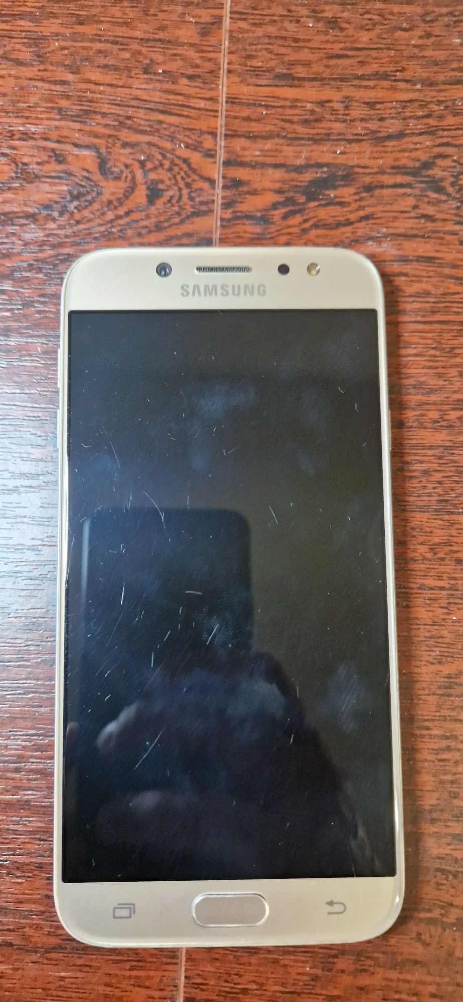 Продам неробочий Samsung J7 2017