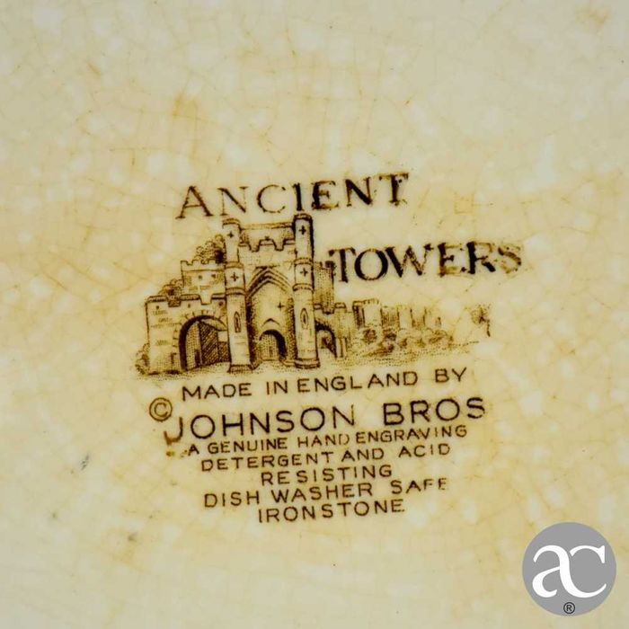 Travessa em faiança inglesa, Ancient Towers Johnson Bros, Anos 50