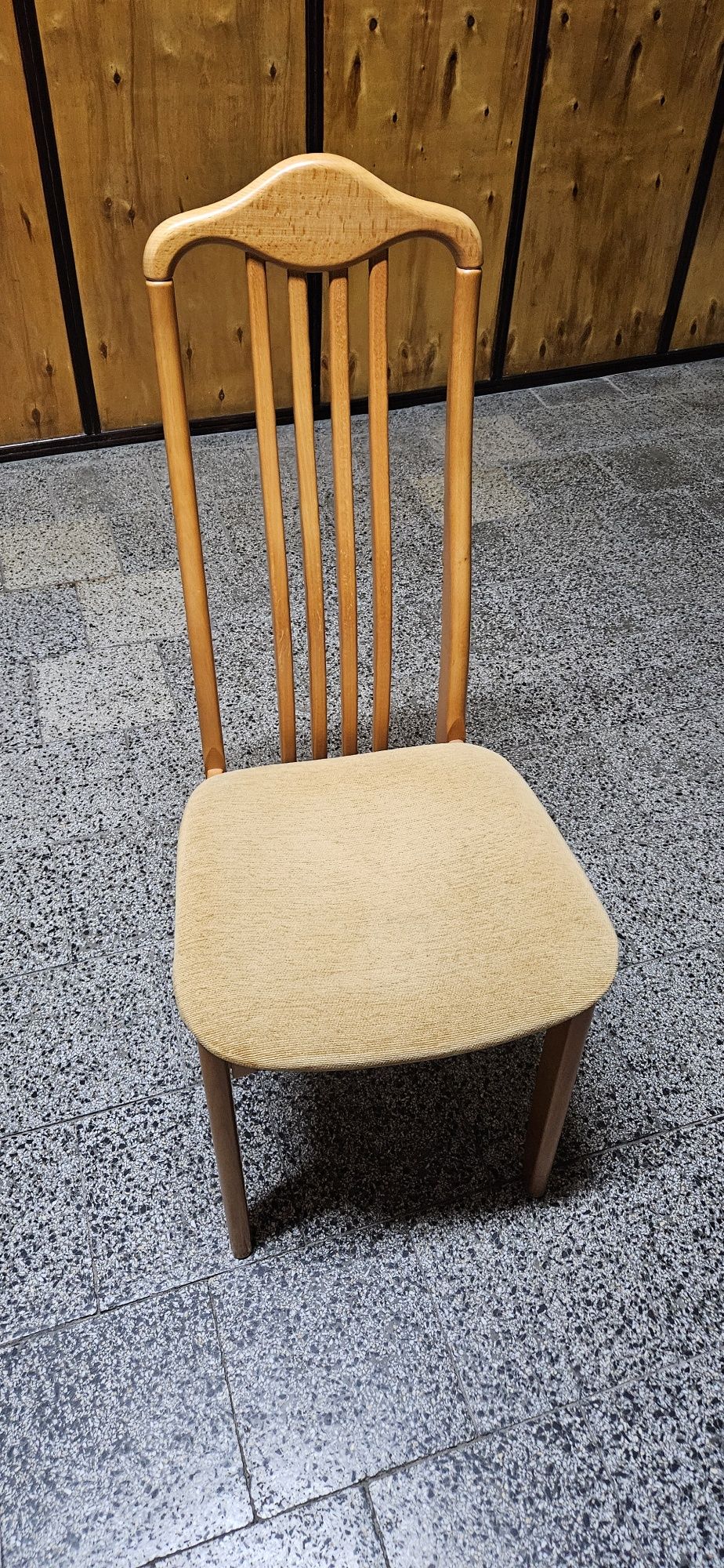 Stół rozkładany z 6 krzesłami
