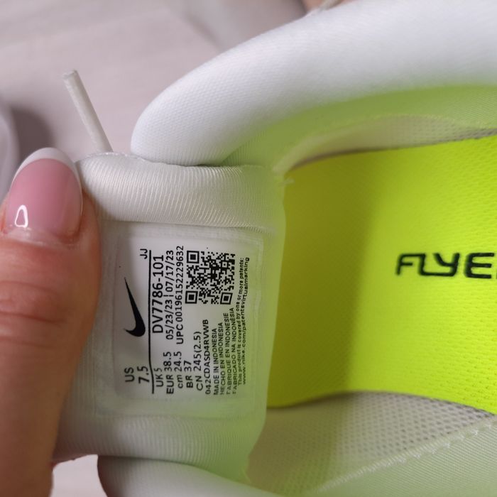 Оригінальні жіночі кросівки Nike TANJUN FLYEASE білі DV7786-101