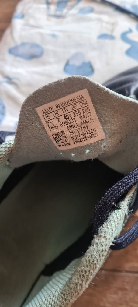 Buty piłkarskie halowki Adidas 40  wkladka 25cm dl