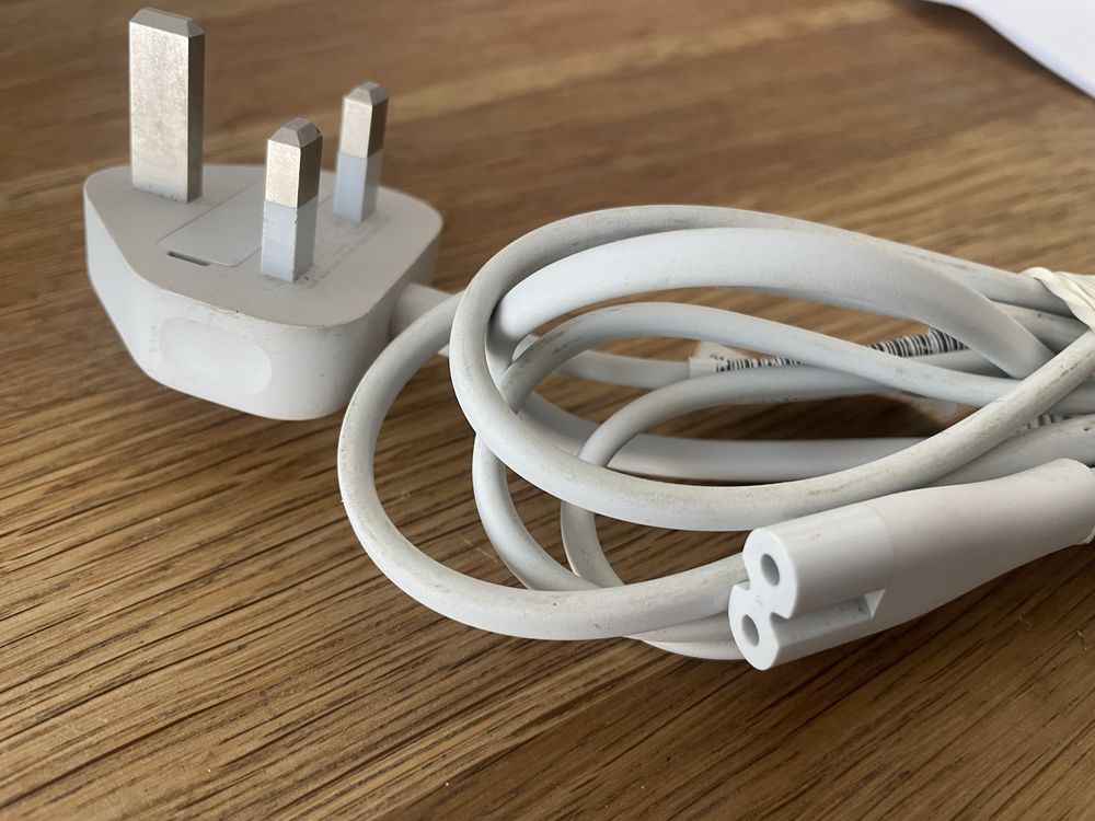 Przewód kabel sieciowy ósemka apple brytyjski UK time capsule airport