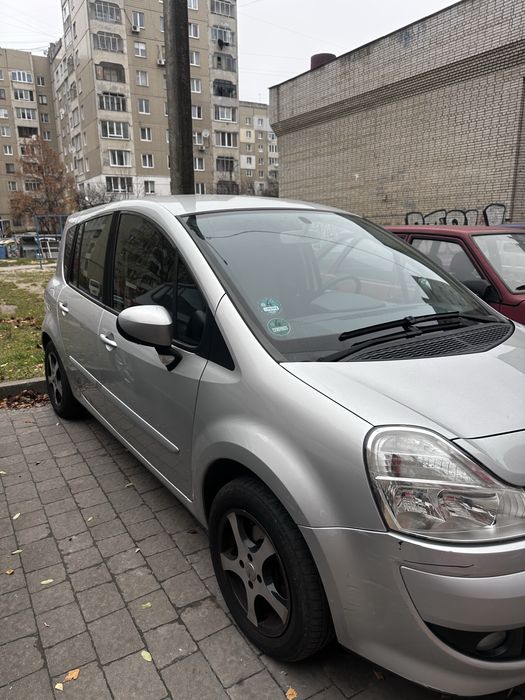 Продаю своє авто Надійна, економна, доглянута машинк