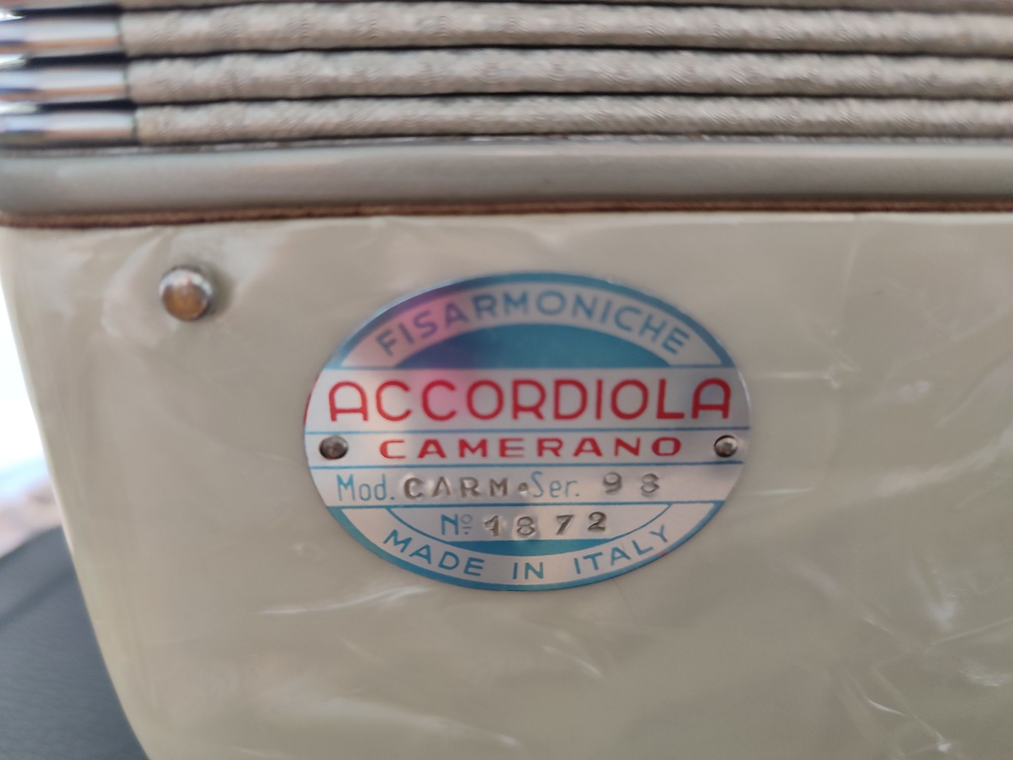 Piękny akordeon Accordiola Camerano