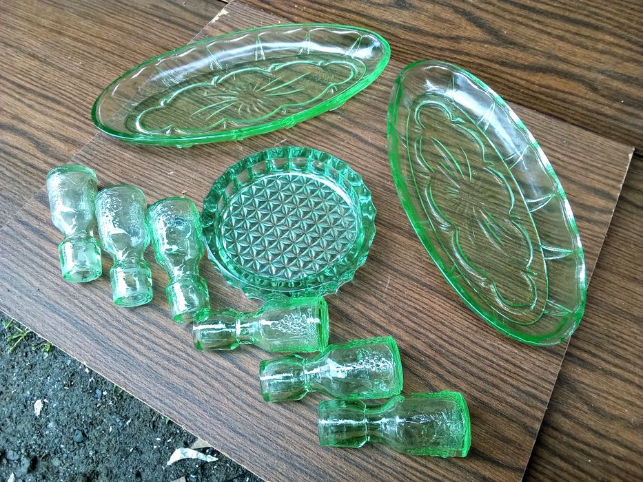 Посуд. Зелене скло