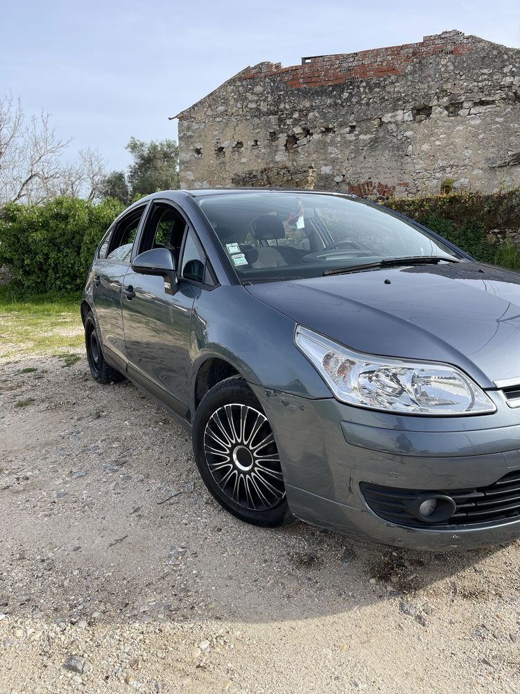 Citroen C4 2007.
