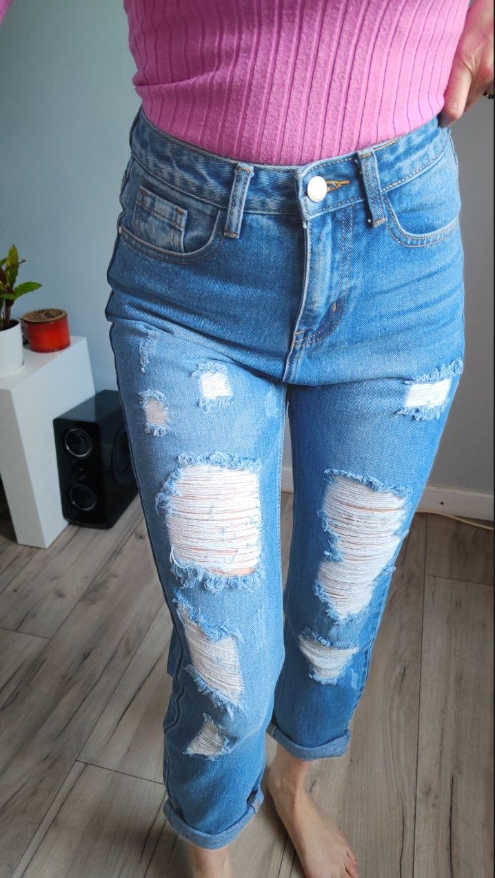 Boyfriend spodnie z przetarciami Xs jasne jeansy