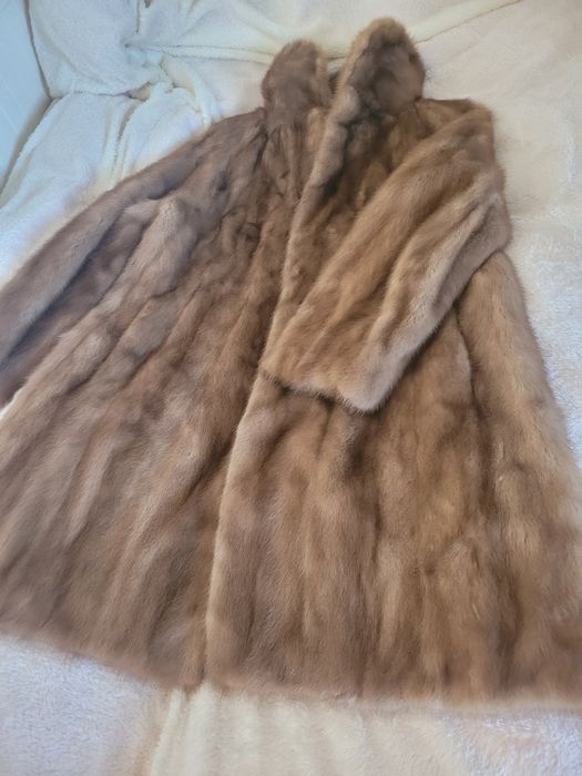 Futro piękne karmelowe norka