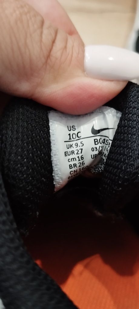 Sapatilhas Nike 27