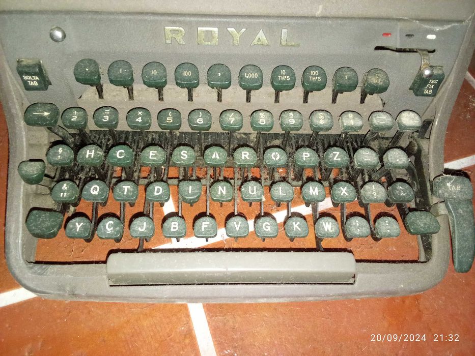 Máquina escrever antiga ROYAL